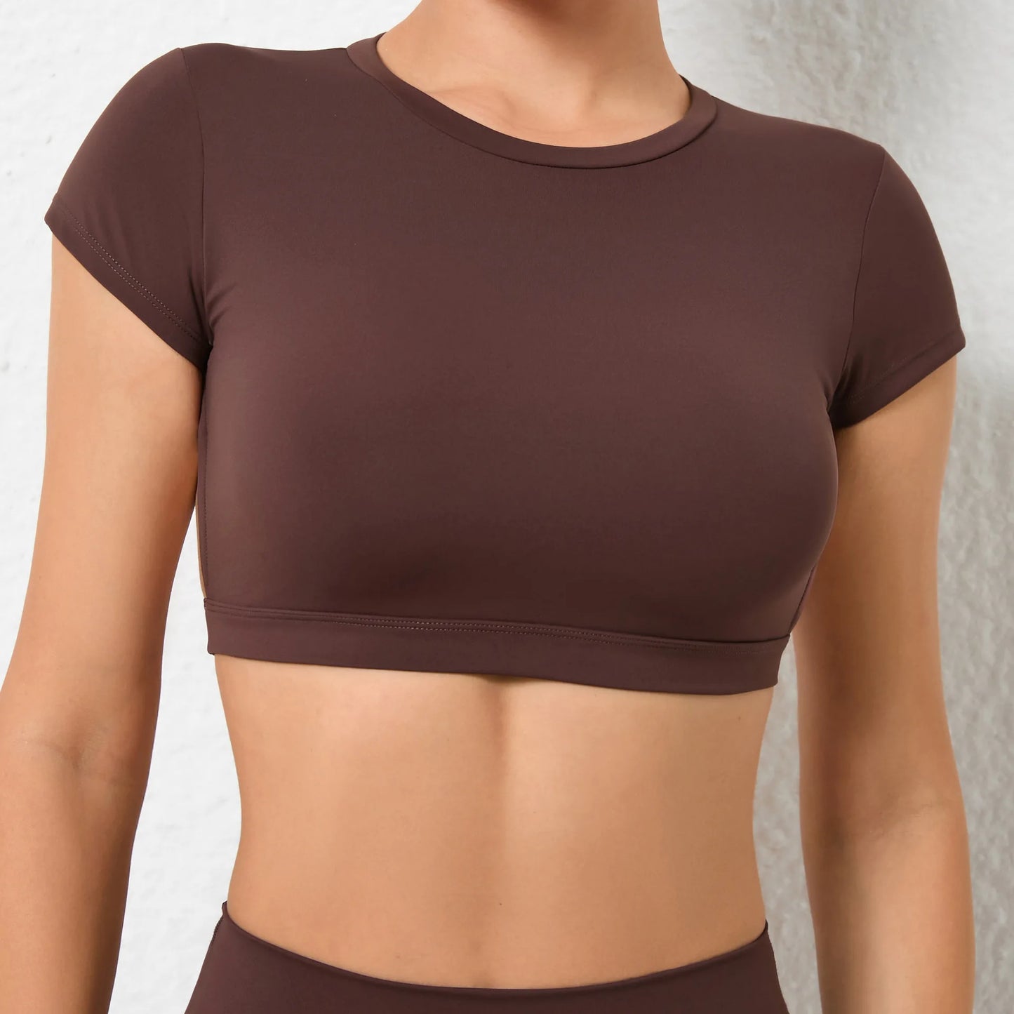 Women’s Backless Sports Crop Top – Slim Fit Yoga & Gym Training Shirt
