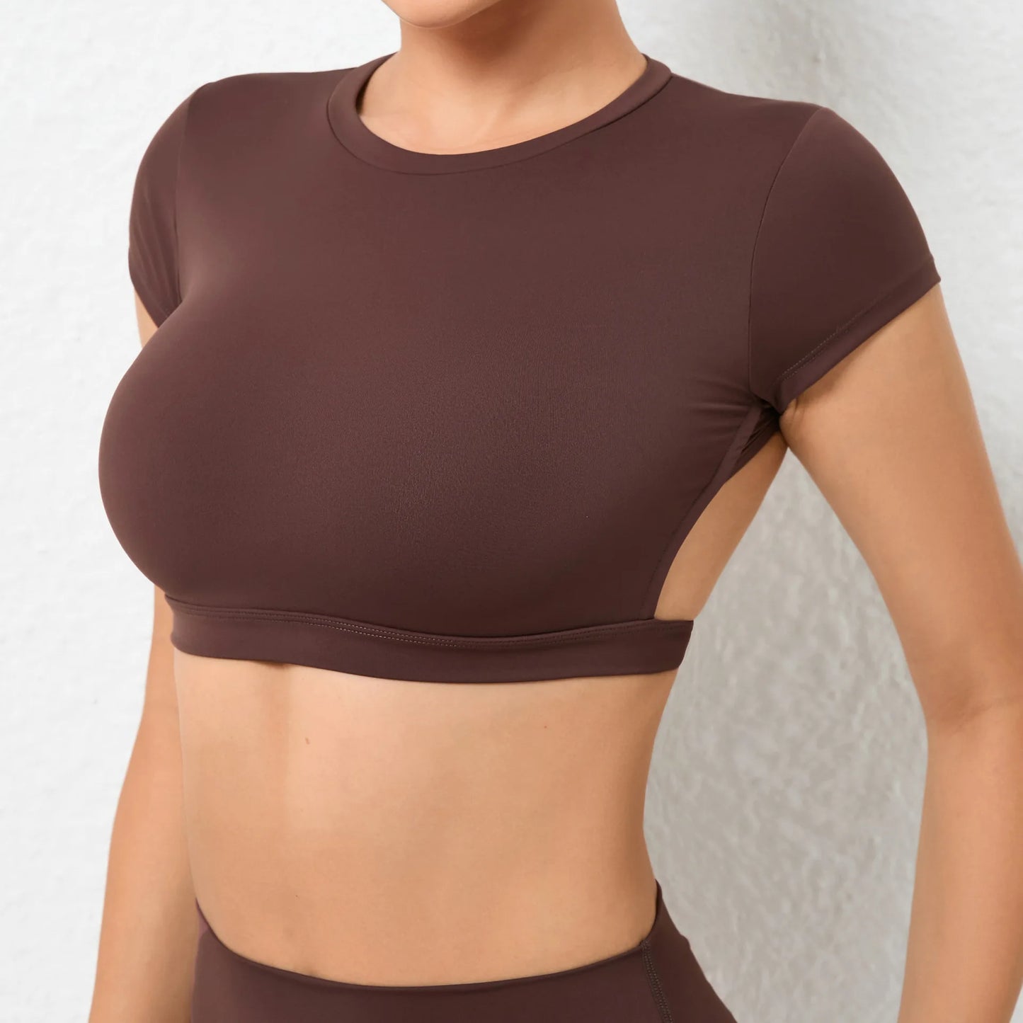 Women’s Backless Sports Crop Top – Slim Fit Yoga & Gym Training Shirt