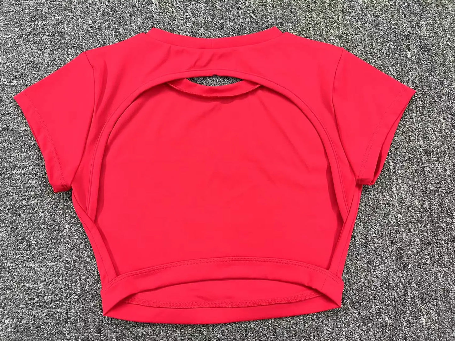 Women’s Backless Sports Crop Top – Slim Fit Yoga & Gym Training Shirt