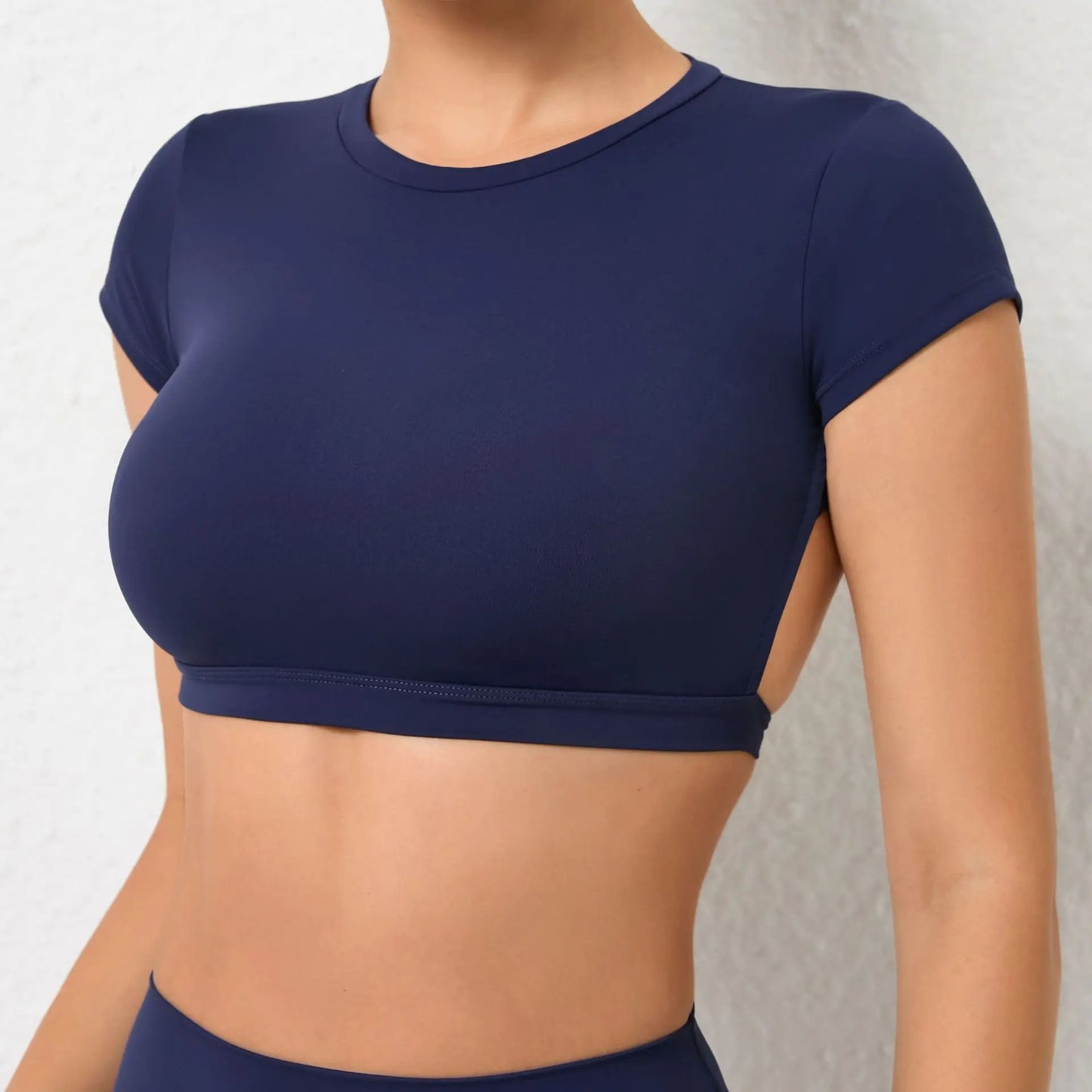 Women’s Backless Sports Crop Top – Slim Fit Yoga & Gym Training Shirt