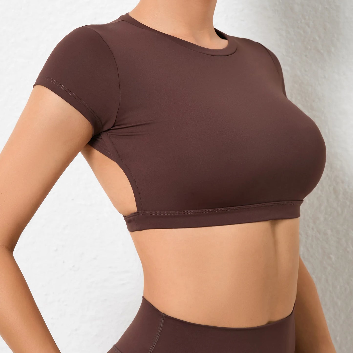 Women’s Backless Sports Crop Top – Slim Fit Yoga & Gym Training Shirt