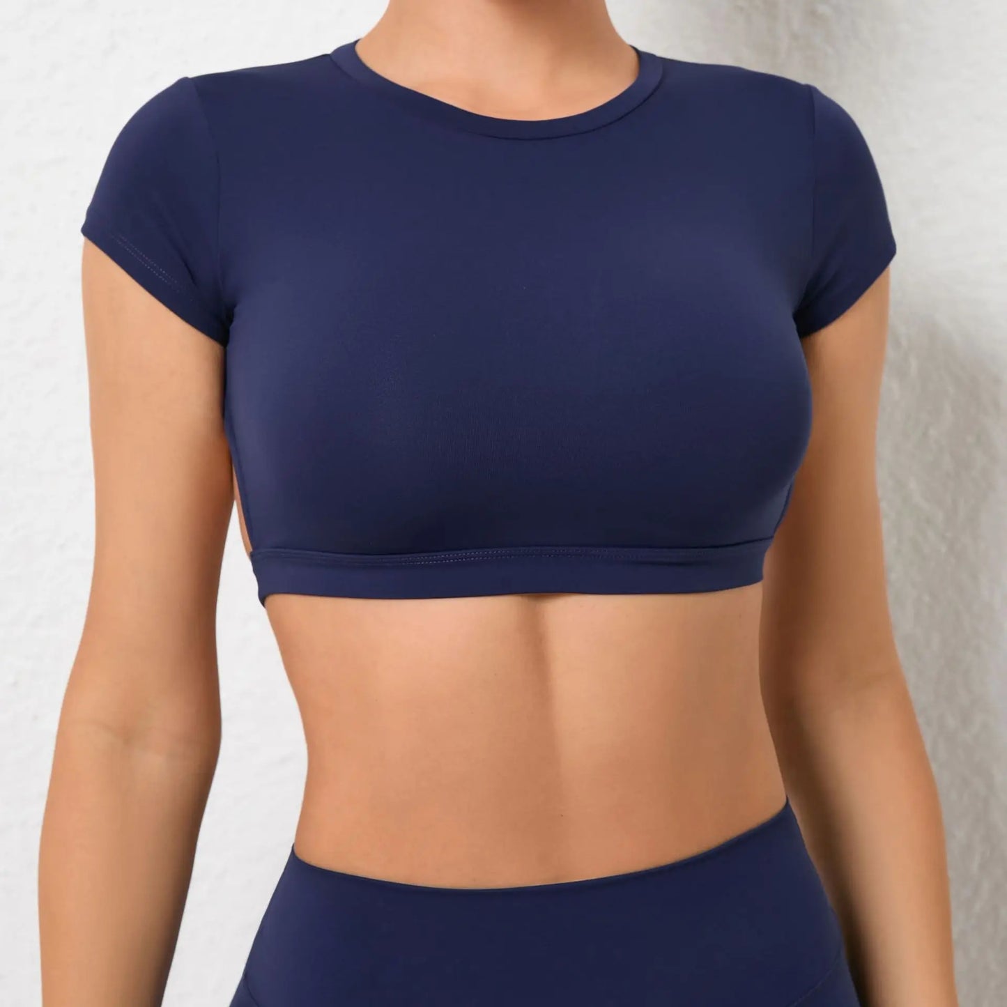 Women’s Backless Sports Crop Top – Slim Fit Yoga & Gym Training Shirt