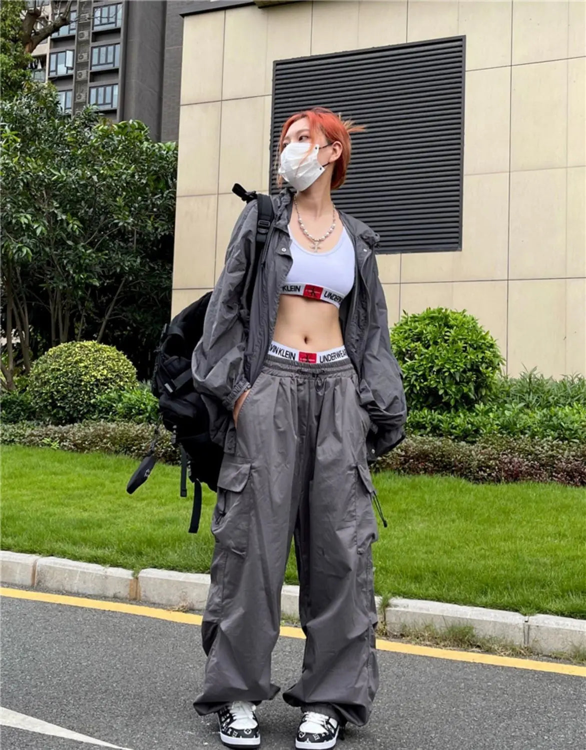 Y2K Black Parachute Cargo Pants – Oversized Wide Leg Streetwear Trousers