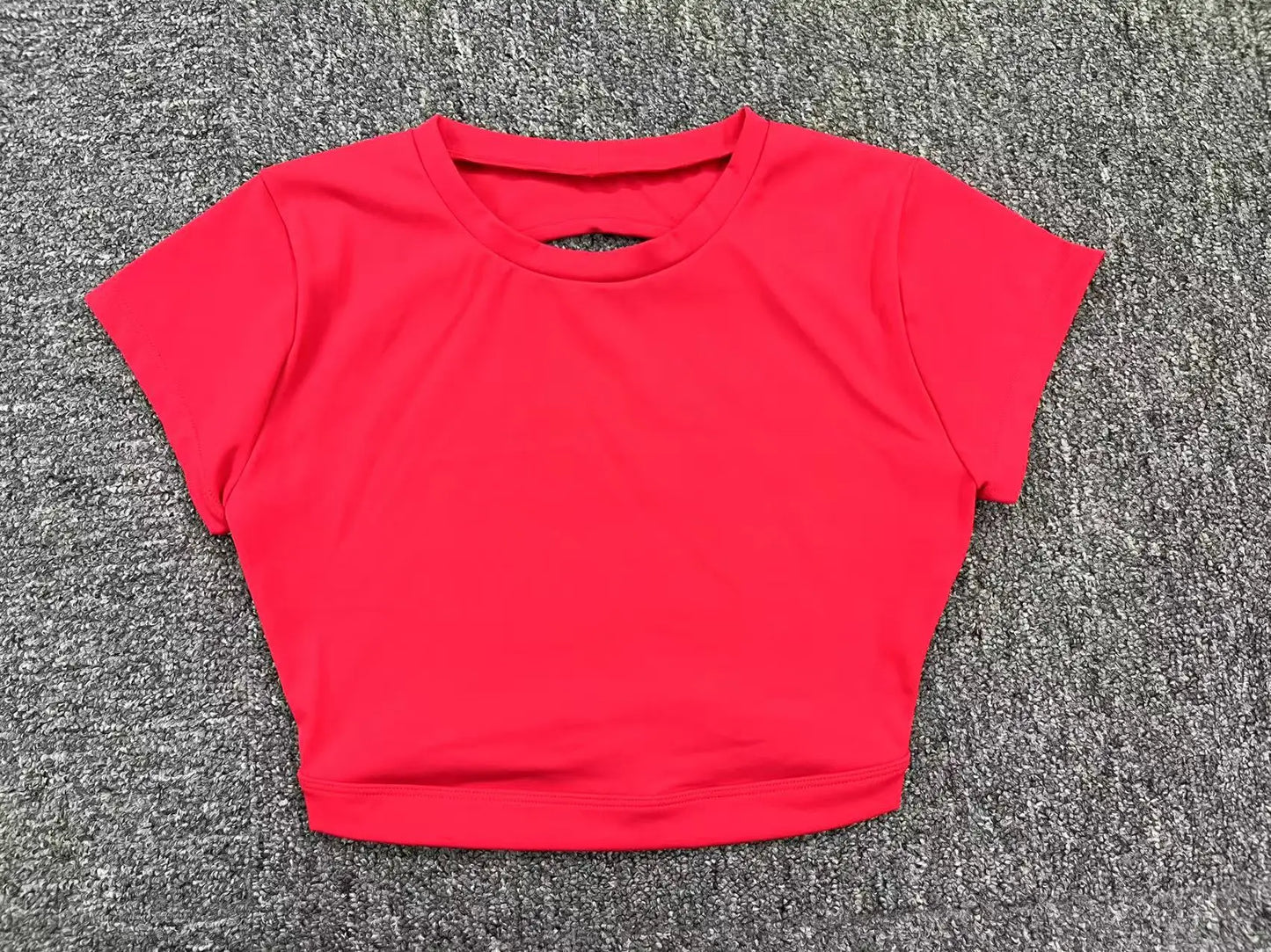 Women’s Backless Sports Crop Top – Slim Fit Yoga & Gym Training Shirt