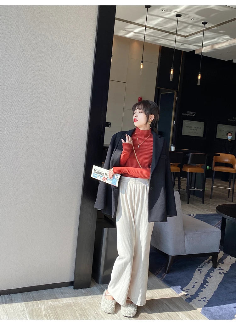 Women’s Minimal Mock Neck Knit Top – Slim Fit Long Sleeve Sweater