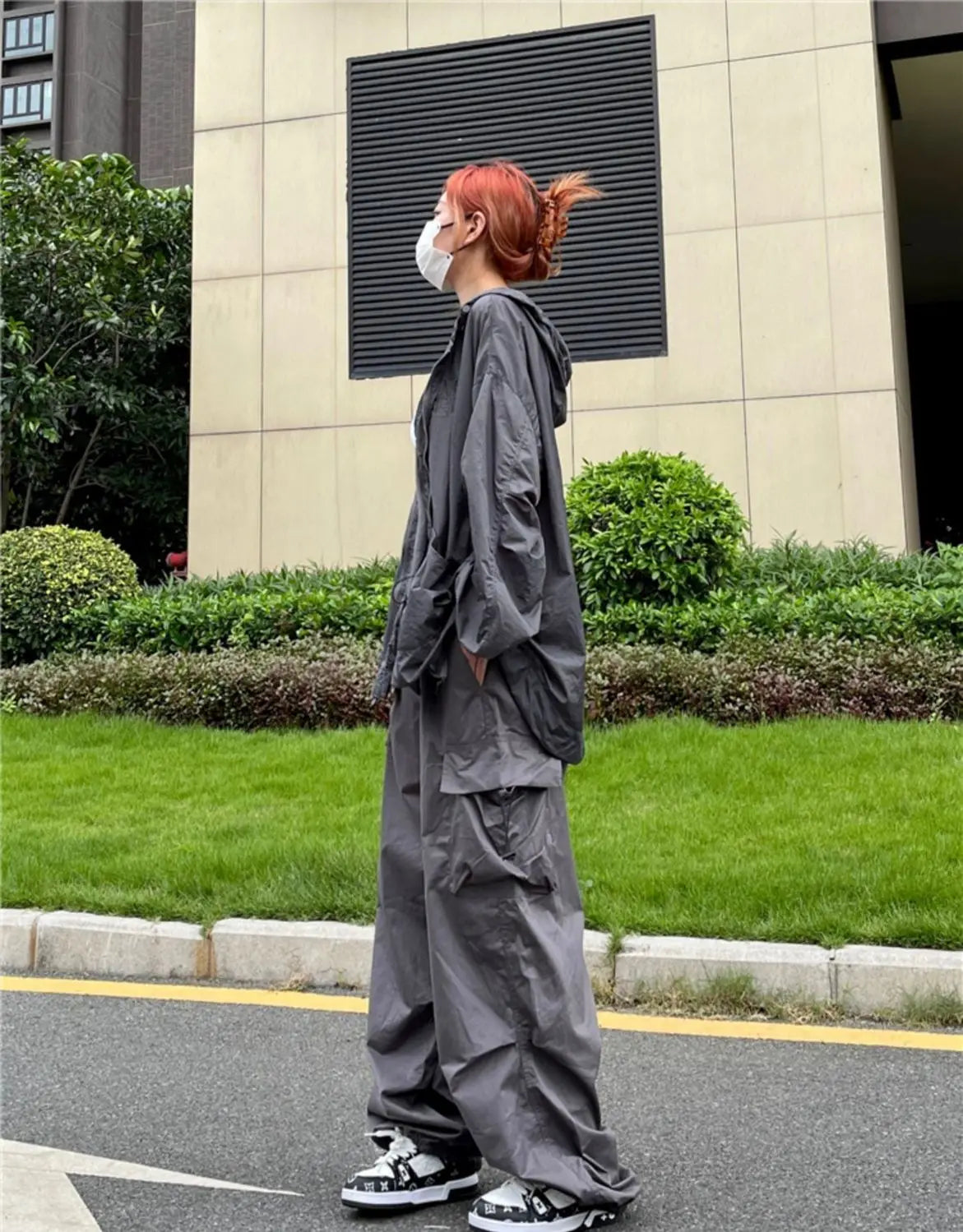 Y2K Black Parachute Cargo Pants – Oversized Wide Leg Streetwear Trousers
