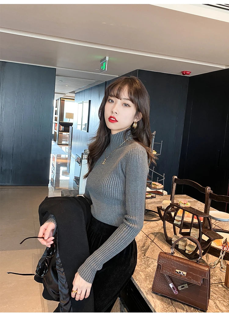 Women’s Minimal Mock Neck Knit Top – Slim Fit Long Sleeve Sweater