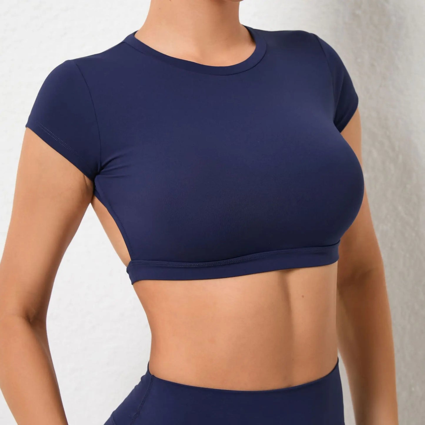 Women’s Backless Sports Crop Top – Slim Fit Yoga & Gym Training Shirt