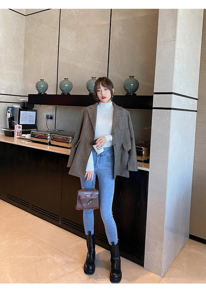 Women’s Minimal Mock Neck Knit Top – Slim Fit Long Sleeve Sweater